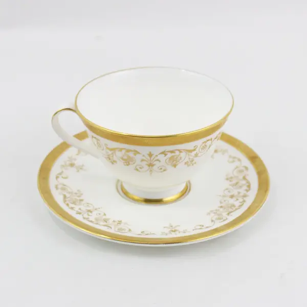 Royal Doulton Belmont H4991 Bone China Cup & Saucer Gold Trim Floral