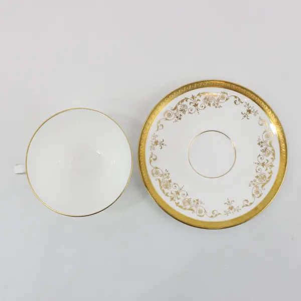 Royal Doulton Belmont H4991 Bone China Cup & Saucer Gold Trim Floral
