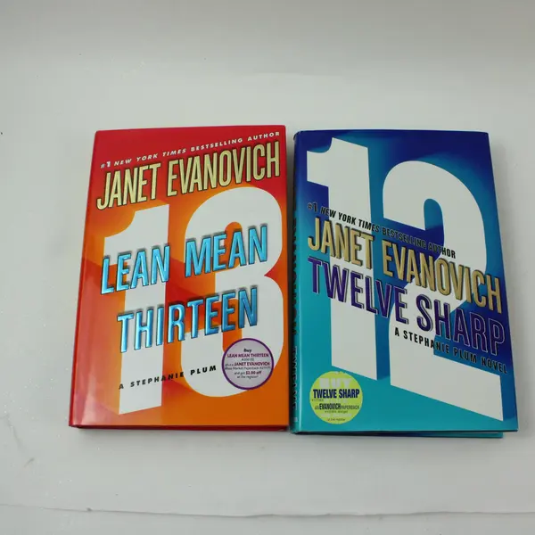 Janet Evanovich Lot of 2 Hardcover Novels Twelve Sharp Lean Mean Thirteen