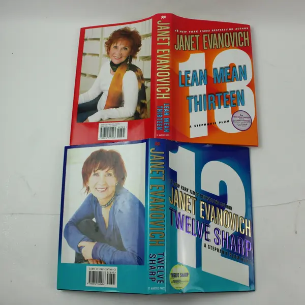 Janet Evanovich Lot of 2 Hardcover Novels Twelve Sharp Lean Mean Thirteen