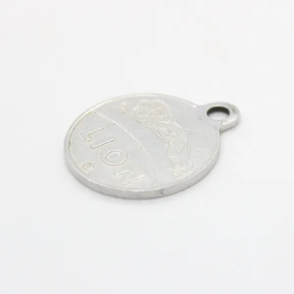 Vintage Lion Oil Lion’s Blend 500 Advertising Key Fob
