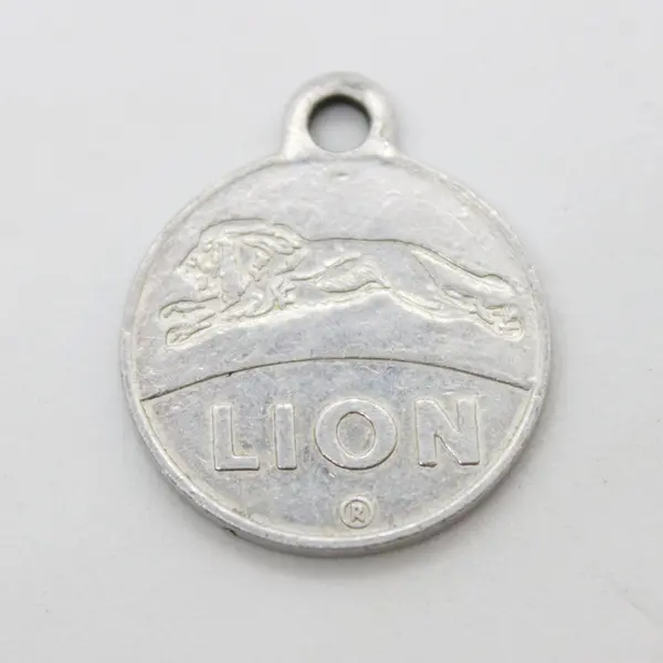 Vintage Lion Oil Lion’s Blend 500 Advertising Key Fob