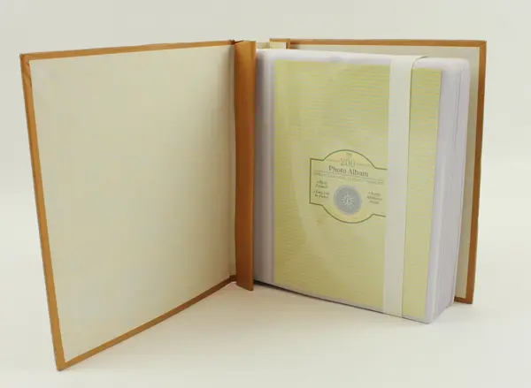 Tri-Coastal Design 2002 Photo Album Holds 200, Vineyard artwork front/back 
