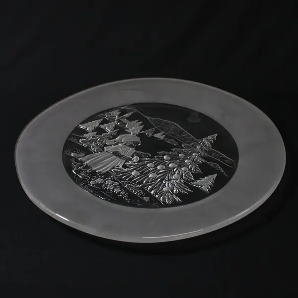 Mikasa A Christmas Story Frosted Round Cake Or Sandwich Plate 12.5 Inch 