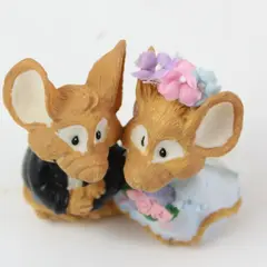 Enesco Amy Wulfing Mouse-L-Toe Wedding Mice Figurine Pair Bride Groom
