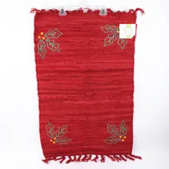 2002 Target Embroidered Holly Leaves Christmas Rug 21 x 34 Inch