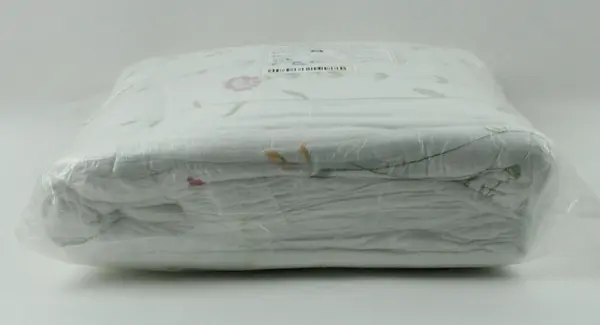 Li Ao Bai King White Floral Embroidered Coverlet 240 x 250 cm