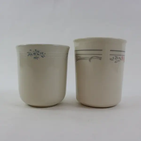 Corning Set of 2 Lace Bouquet & Peach Garland Coffee Mugs