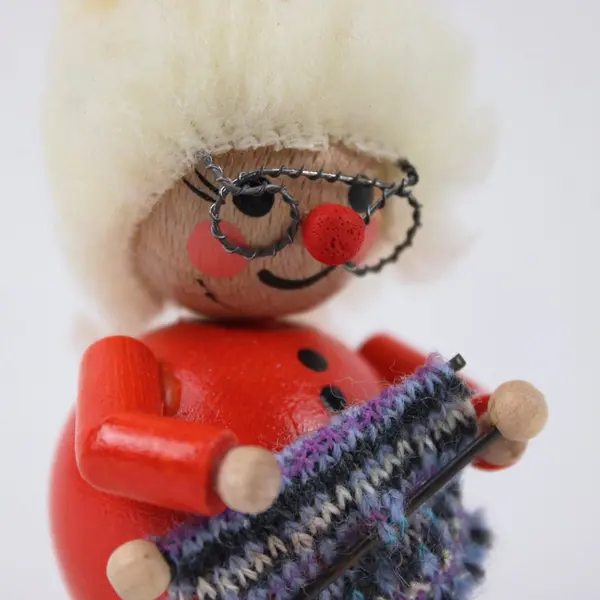 Steinbach Knitting Grandma German Wooden Ornament 3.25 Inch FLAWED