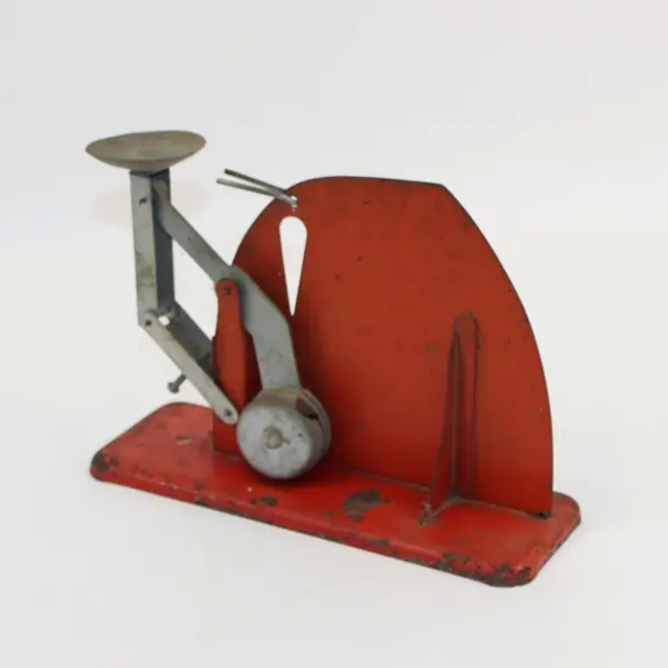 Jiffy-Way Vintage Red Metal Egg Scale Minneapolis Minn USA Pat 2205917