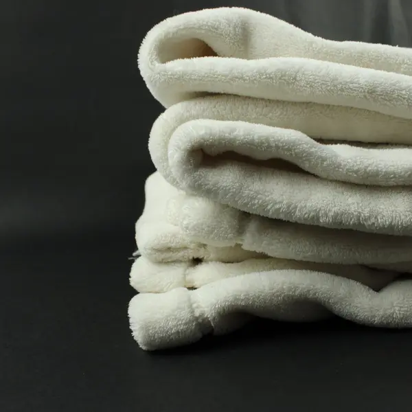 Berkshire Life White Fuzzy Cozy Blanket 98 x 124 Bed Sofa Throw Pre-Owned
