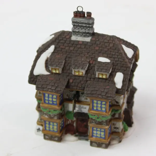 Department 56 Sir John Falstaff Inn Tudor Village Building Ornament