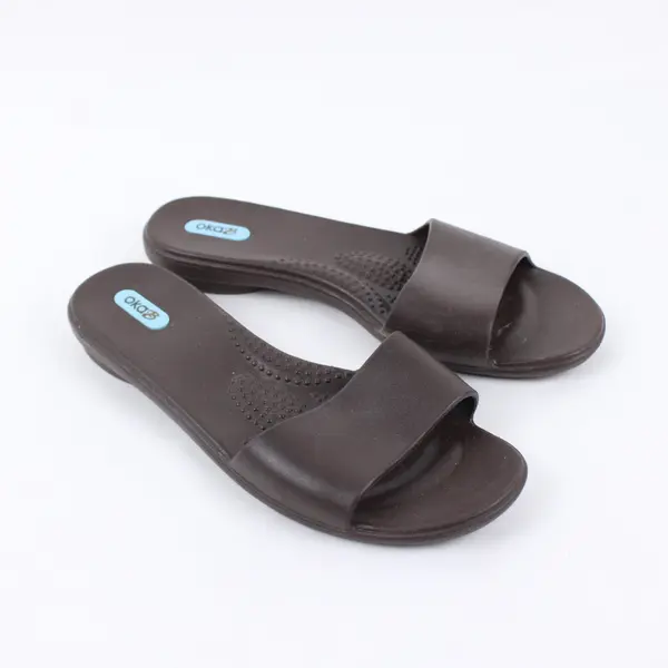 Oka-B Grace Women's Size ML Brown Slide Sandals