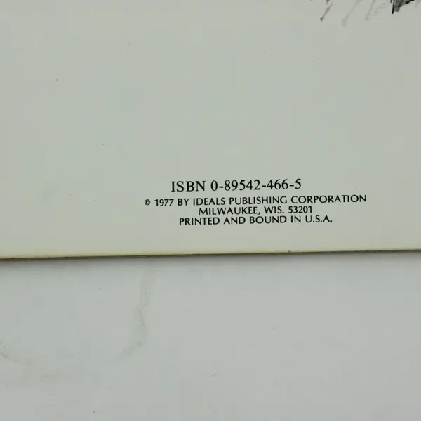 Vintage 1977 Ideals Happy Valentine's Day Book of Poetry & Illustrations VG