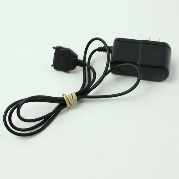 QU 820/2700 AC Adapter 8.4V 700mA 2-Prong Multi-Pin Connector