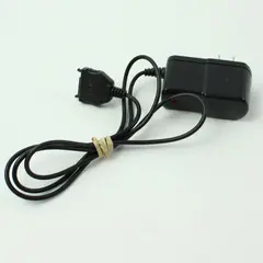 QU 820/2700 AC Adapter 8.4V 700mA 2-Prong Multi-Pin Connector