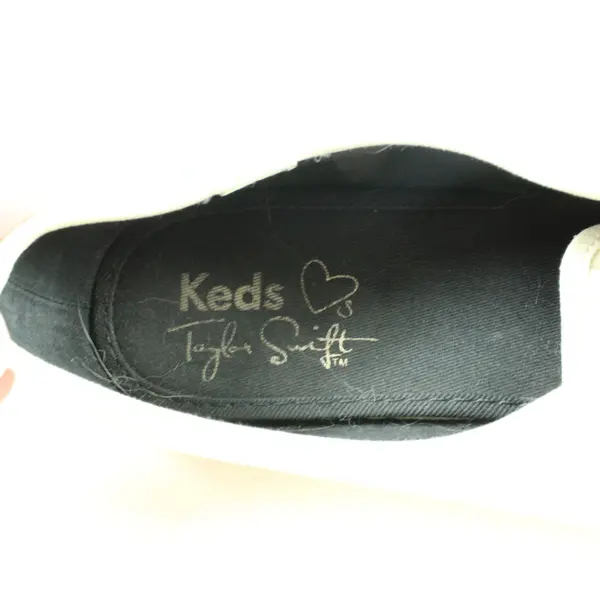 Keds Taylor Swift Sneaky Cat Women's White Lace-Up Sneakers 8.5
