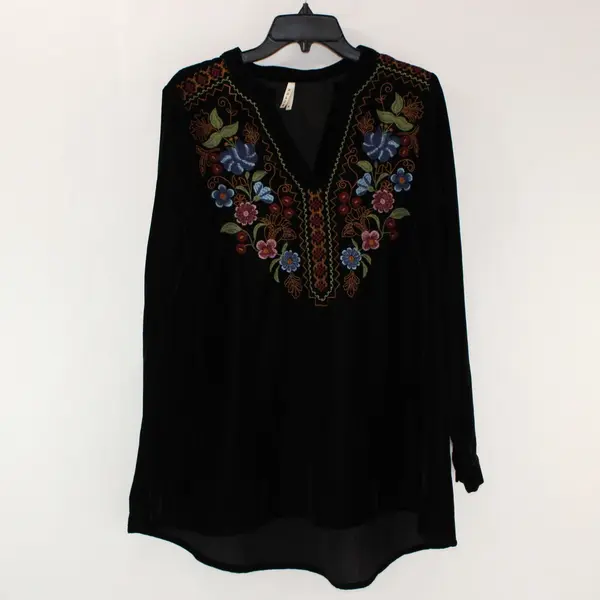 Roper Women's Black Velvet V-Neck Floral Embroidered Top Size M