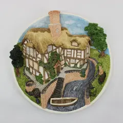 David Winter On the Riverbank Decorative Raised Relief Collectible Plate 8.5in