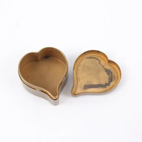 MMA 1985 Vintage Heart Shaped Red Enamel Jewelry Trinket Box 