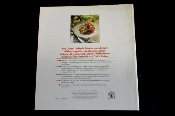 1992 Betty Crocker's Cooking For Today Cookbook 3-Ring Binder