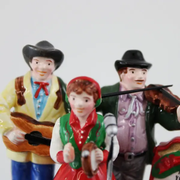 Department 56 Snow Village Grand Ole Opry Carolers Figurine #54867