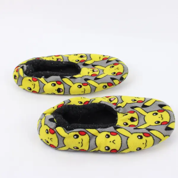 Pokémon Pikachu Children's Fuzzy Slippers Size 3