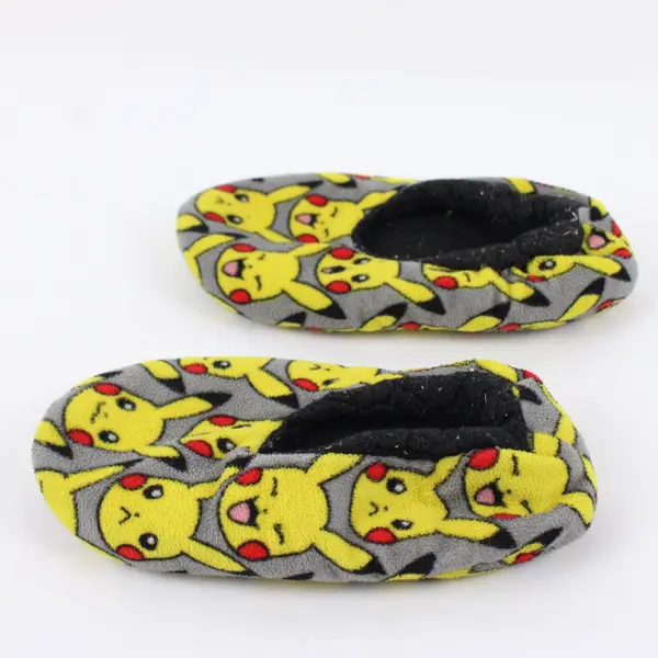 Pokémon Pikachu Children's Fuzzy Slippers Size 3