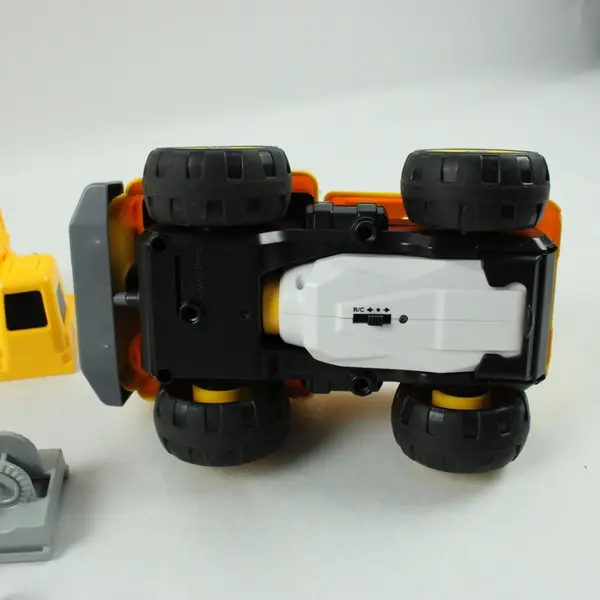 Pioneer TR-DIY100 Remote Control DIY Construction Truck Toy
