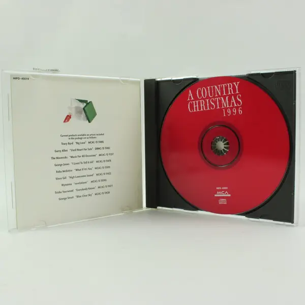 A Country Christmas 1996 MCA CD Reba McEntire George Strait Trisha Yearwood
