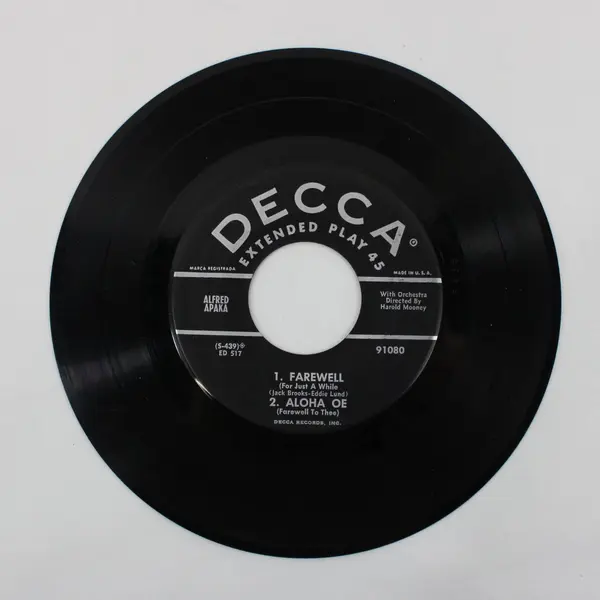 Alfred Apaka Decca 7in EP Farewell/Aloha Oe/It's Snowing In Hawaii