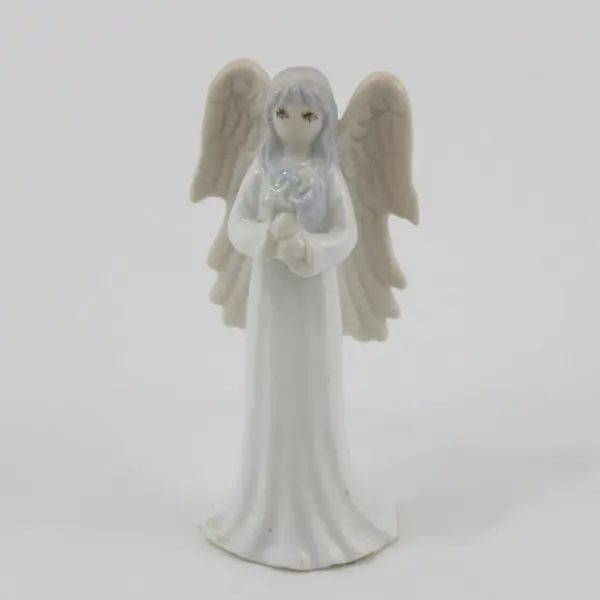 Flavia 1984 White Ceramic Angel Ornament Figurine Outstretched Wings