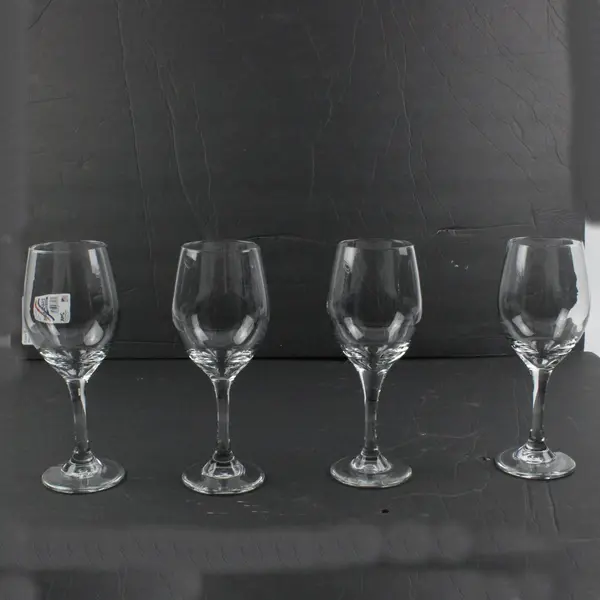 Set of 4 Clear Glass Wine Glasses Drinkware
