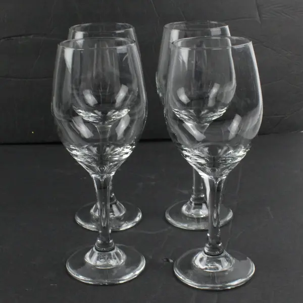 Set of 4 Clear Glass Wine Glasses Drinkware