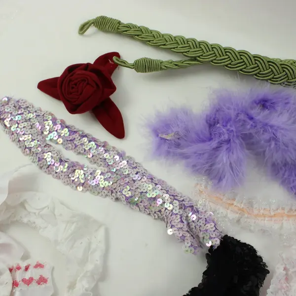 Lot of 34 Mixed Lace & Fabric Embellishments Craft Sewing Supplies