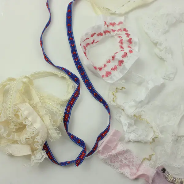 Lot of 34 Mixed Lace & Fabric Embellishments Craft Sewing Supplies