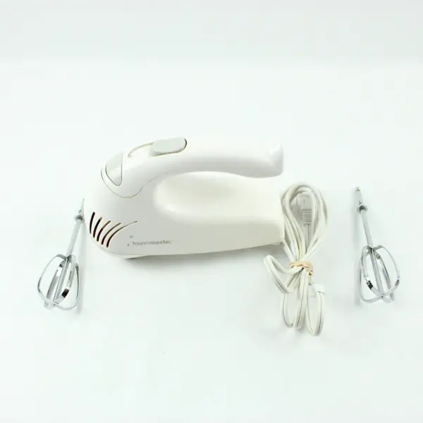 Toastmaster 1778 6-Speed Hand Mixer White Chrome Beaters