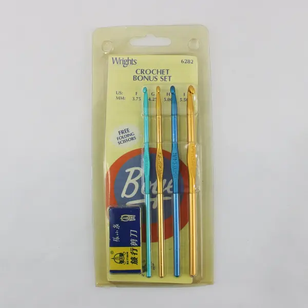 Vintage Wrights Crochet Bonus Set 4 Hooks Folding Scissors New Open Package