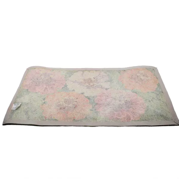 Plow & Hearth Handmade 25 x 43 Outdoor Rug Green with Multi-colored Flowers