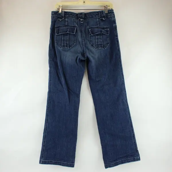 Gap Women's Low-Rise Bootcut Jeans Medium Wash Size 6R Five Pocket Denim