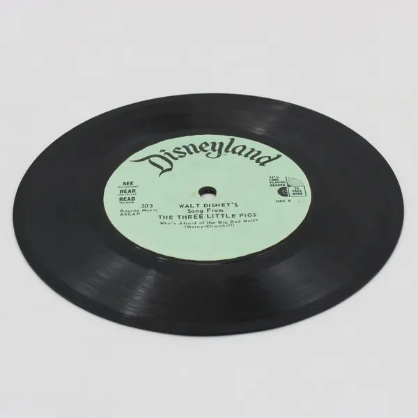 Disneyland Three Little Pigs 7in Vinyl Record 33 RPM #303