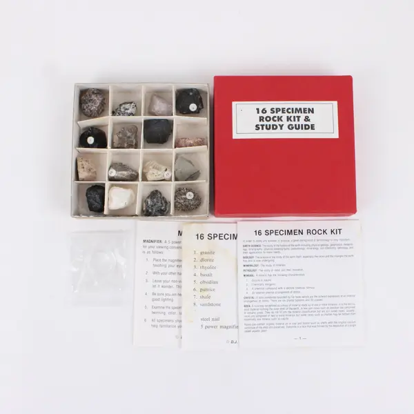 D.J. Minerals 16 Specimen Rock Kit With Study Guide Storage Case