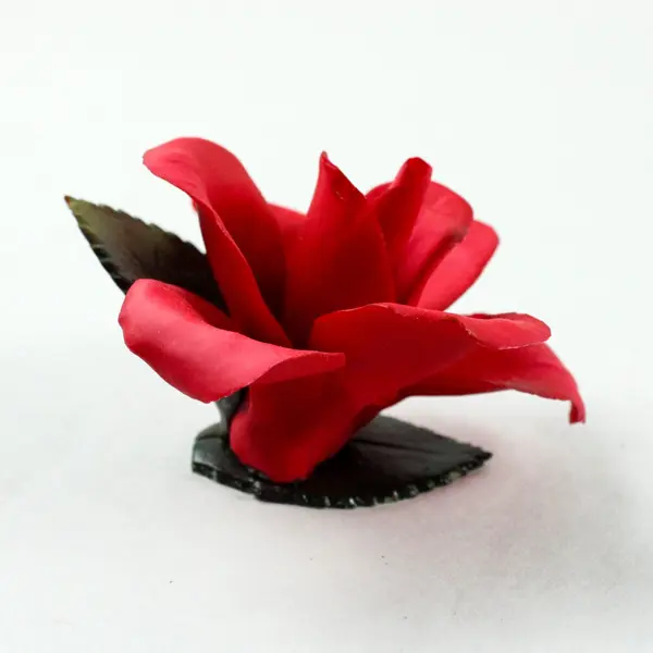 Napolson Metal Rose Figurine Red Flower Green Leaf Decor