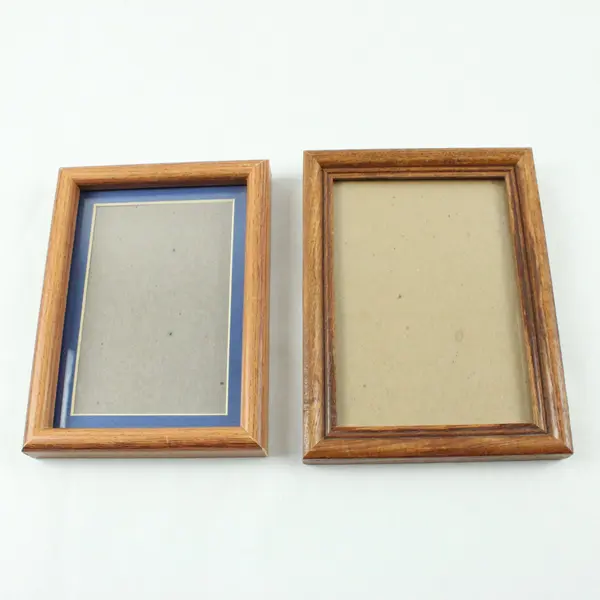 Lot of 2 Oak Finish Wood Picture Frames Wall Display 5 x 7 Photos