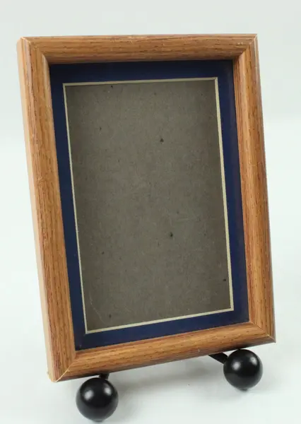 Lot of 2 Oak Finish Wood Picture Frames Wall Display 5 x 7 Photos