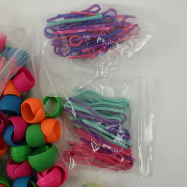Thread Spool Huggers Bobbin Clips Sewing Holders Assorted Colors