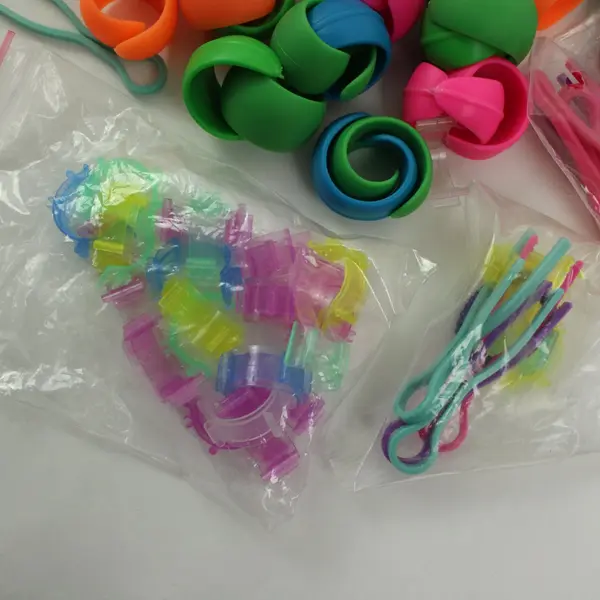 Thread Spool Huggers Bobbin Clips Sewing Holders Assorted Colors