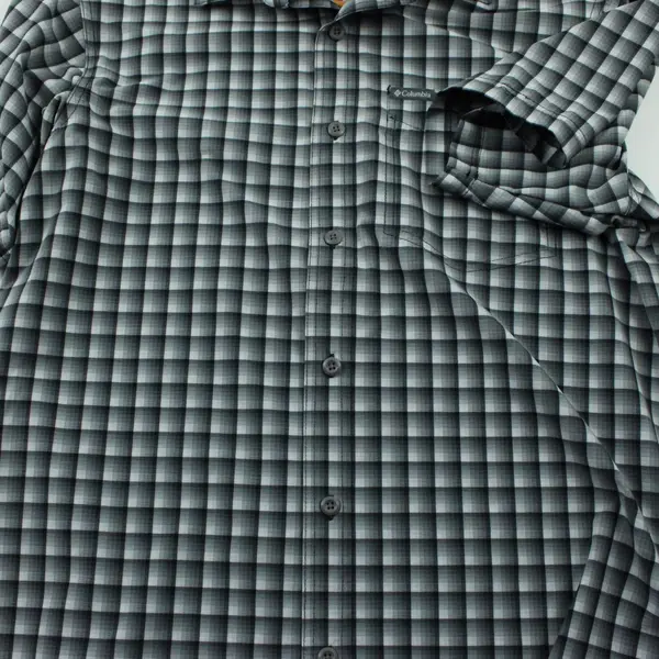 Columbia Men's Short Sleeve Button Down Shirt Gray White Plaid Check M