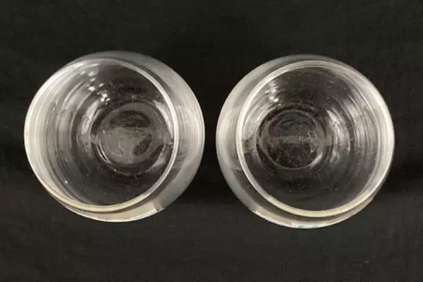 Lot of 2 Salem Stays Wine Glasses 3.75in Tall Clear Drinkware