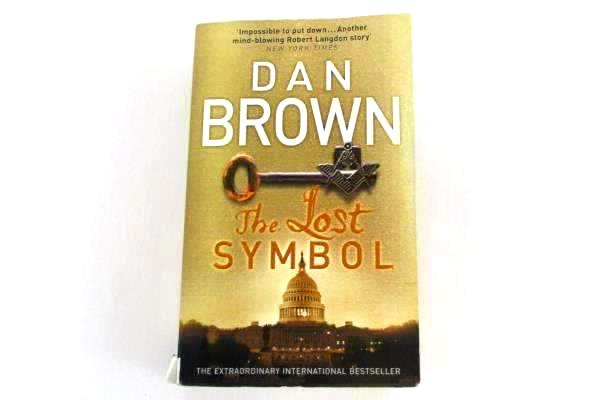 Lot of 2 Thriller Mystery Novels Books Dan Brown Miriam Moskowitz